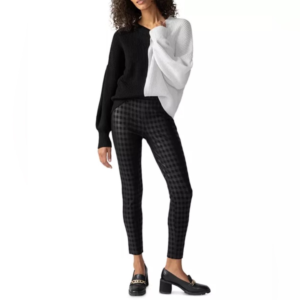 NWOT Runway Cropped Leggings M